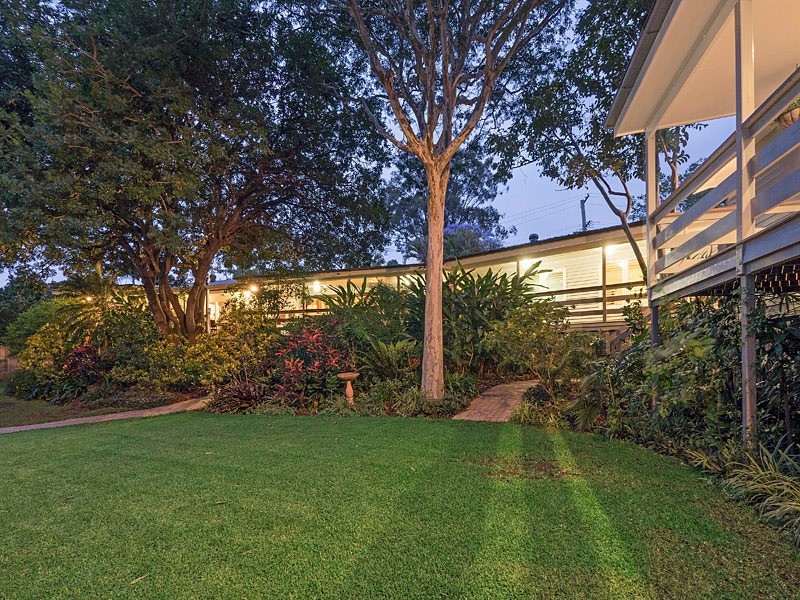42 Gilruth Road, Kenmore QLD 4069