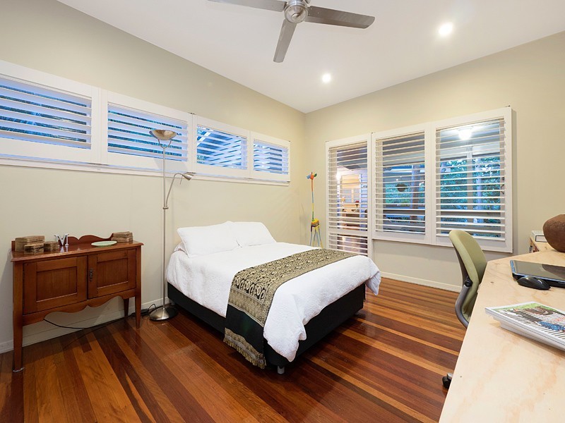 42 Gilruth Road, Kenmore QLD 4069