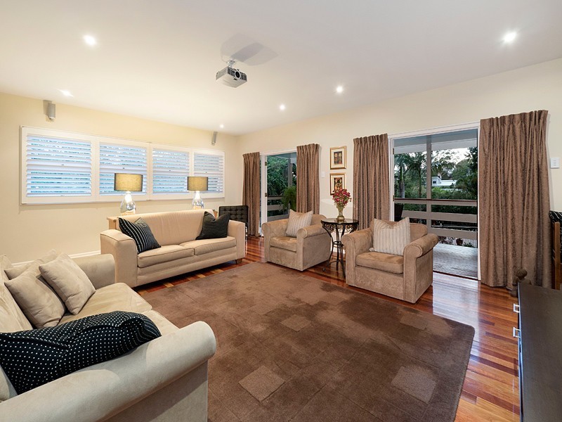 42 Gilruth Road, Kenmore QLD 4069