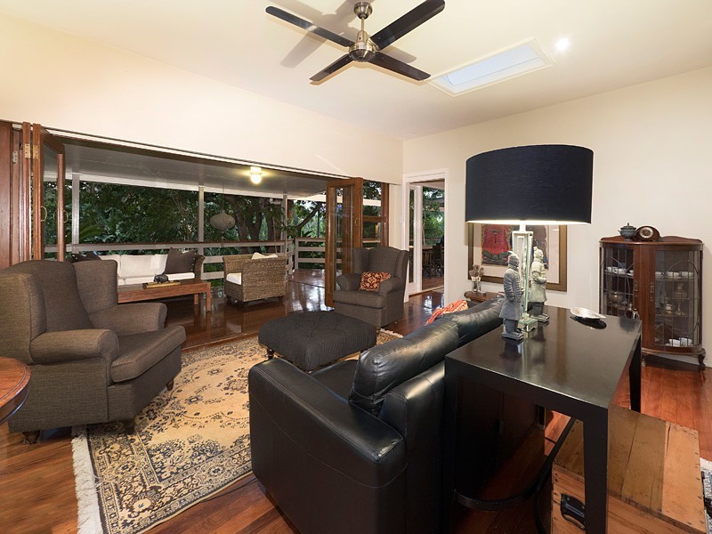 42 Gilruth Road, Kenmore QLD 4069