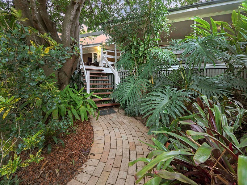42 Gilruth Road, Kenmore QLD 4069