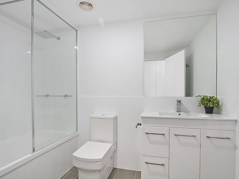 5/4 Carmody Road, St Lucia QLD 4067