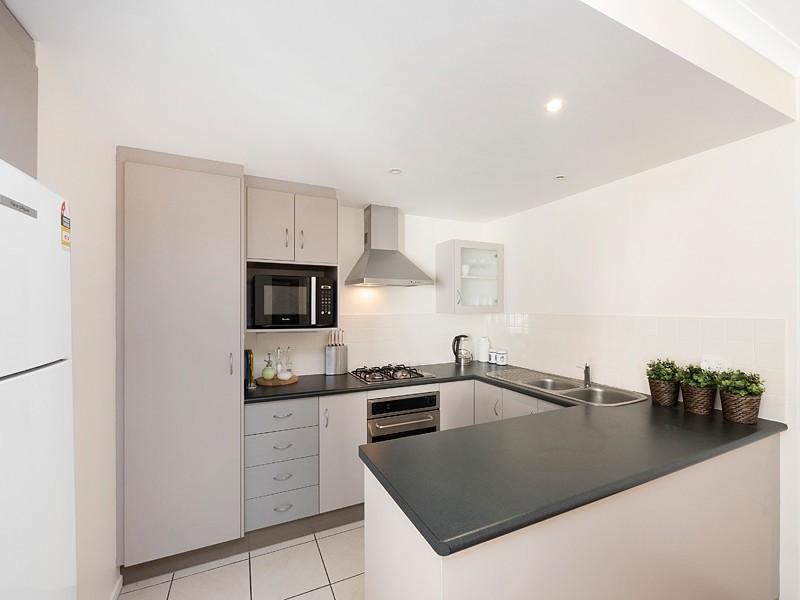 4/67 Benson Street, Toowong QLD 4066