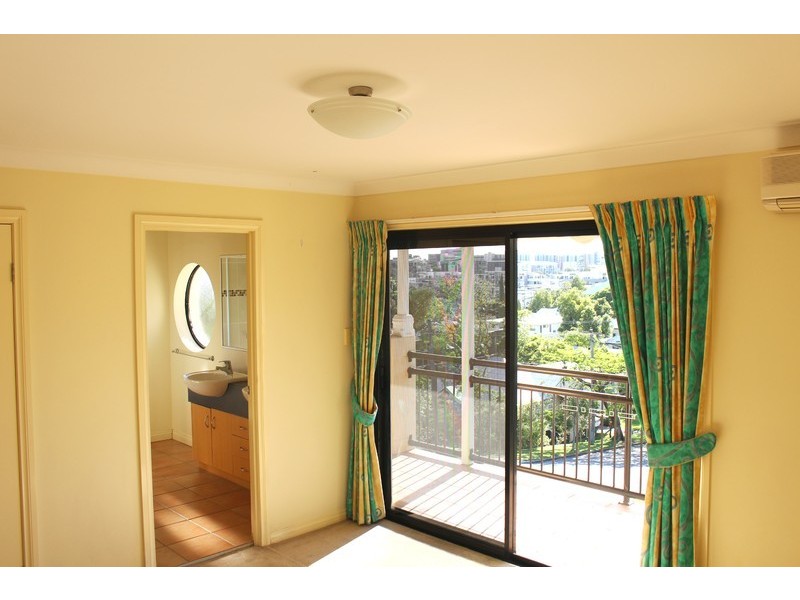 50 Central Avenue, Indooroopilly QLD 4068