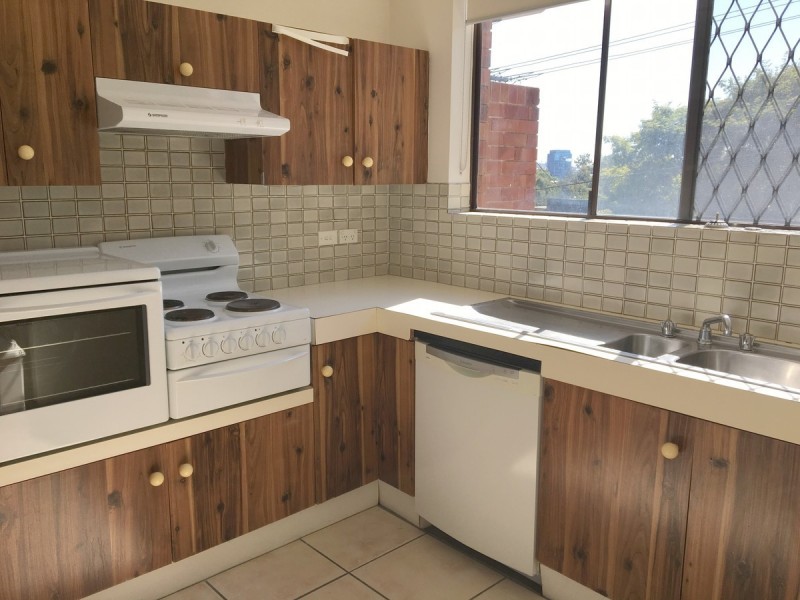2/49 Bishop Street, St Lucia QLD 4067