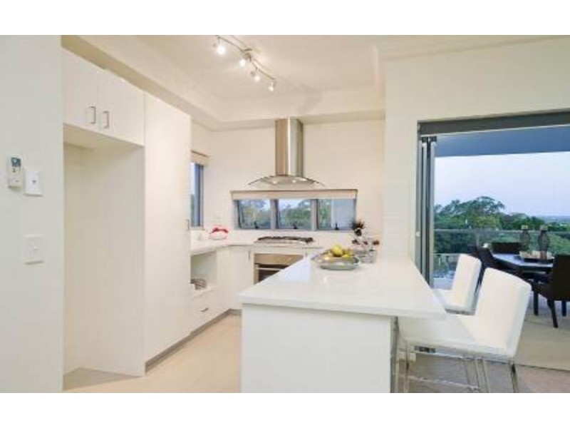 702/30 Riverview Terrace, Indooroopilly QLD 4068
