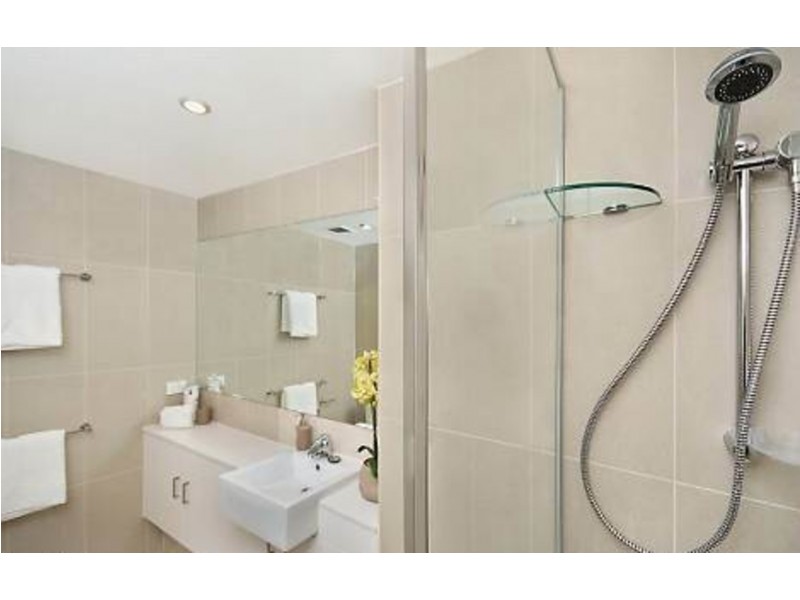 702/30 Riverview Terrace, Indooroopilly QLD 4068