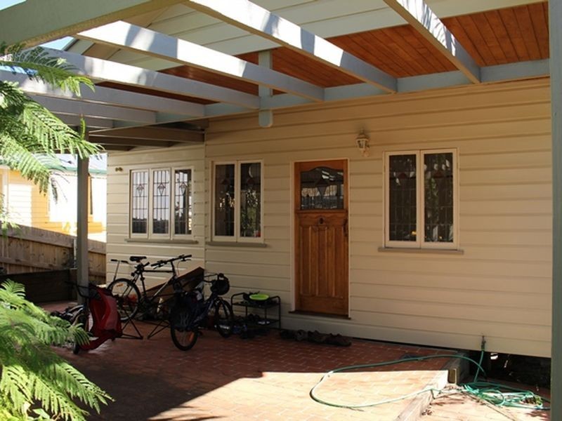 15 Carrington Road, Indooroopilly QLD 4068