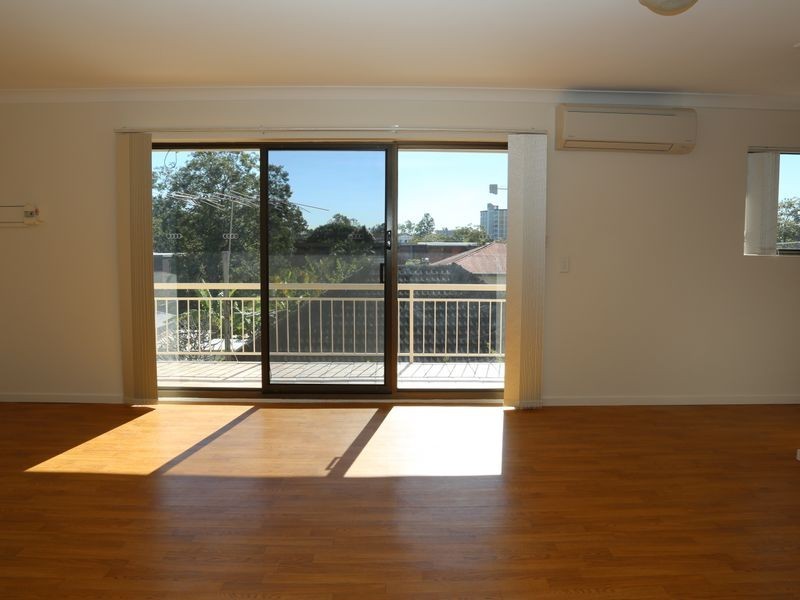 4/37 Mitre Street, St Lucia QLD 4067