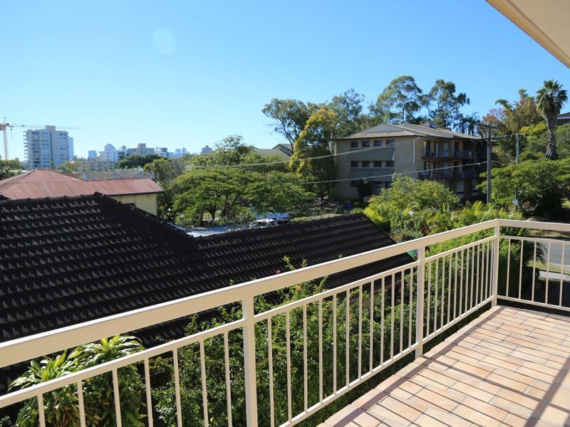 4/37 Mitre Street, St Lucia QLD 4067