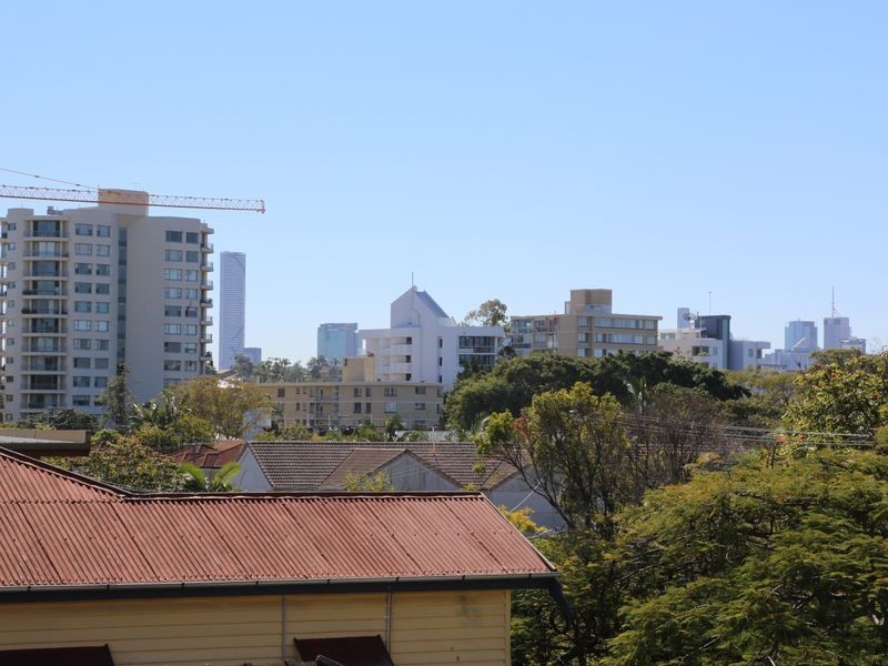 4/37 Mitre Street, St Lucia QLD 4067