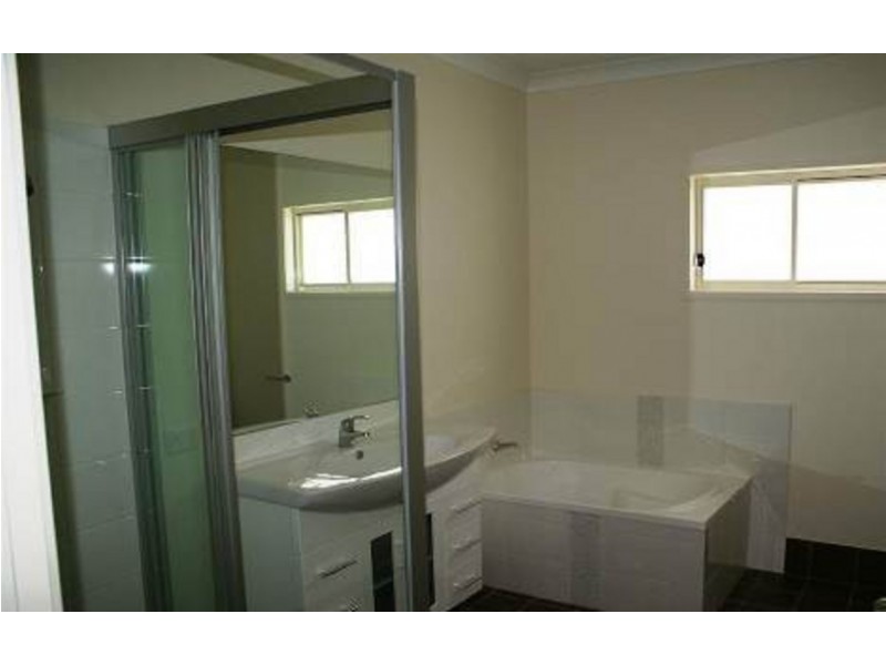 102 Boundary Road, Indooroopilly QLD 4068