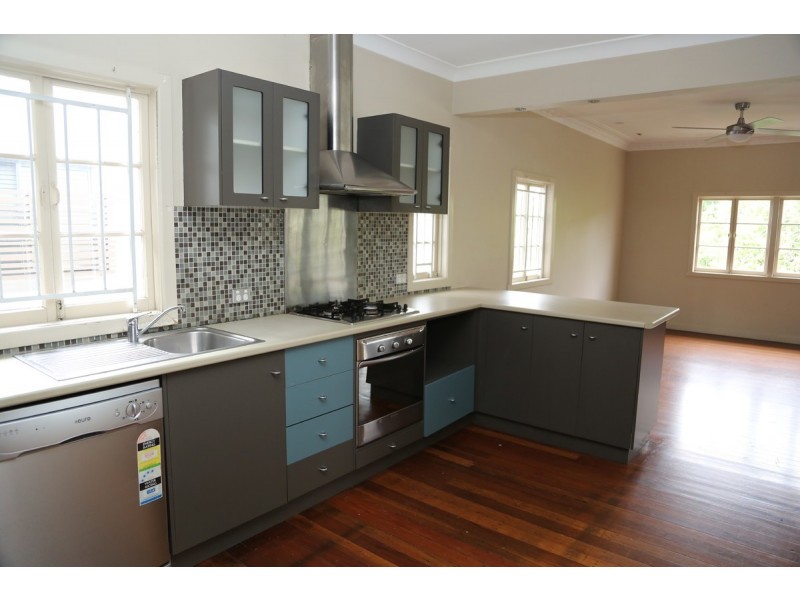 10 Newcross Street, Indooroopilly QLD 4068