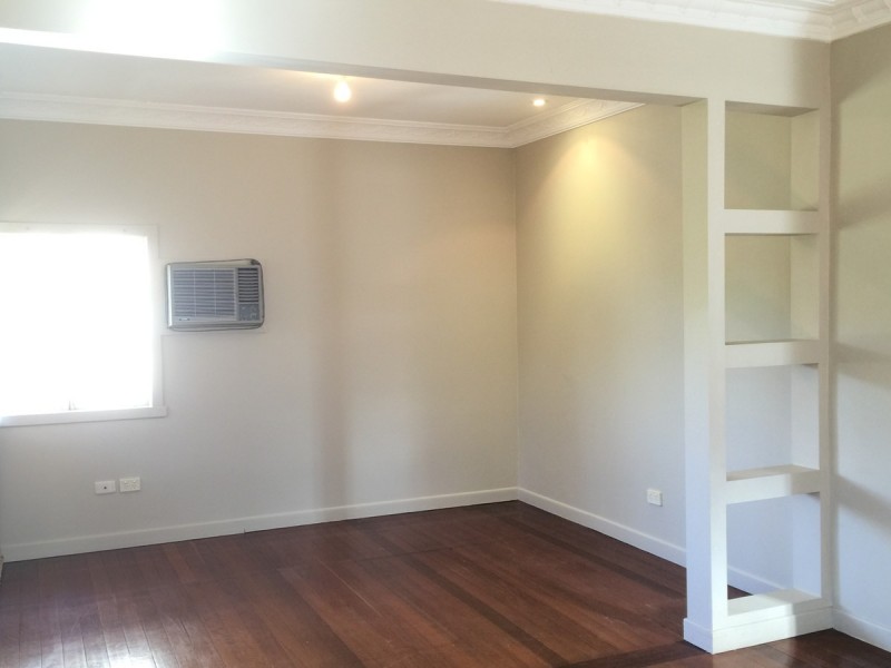 10 Newcross Street, Indooroopilly QLD 4068