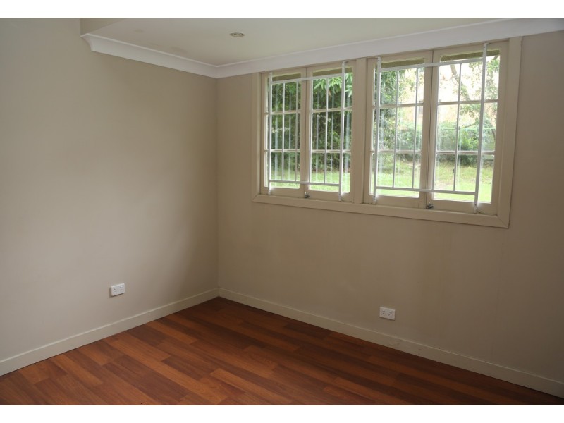 10 Newcross Street, Indooroopilly QLD 4068