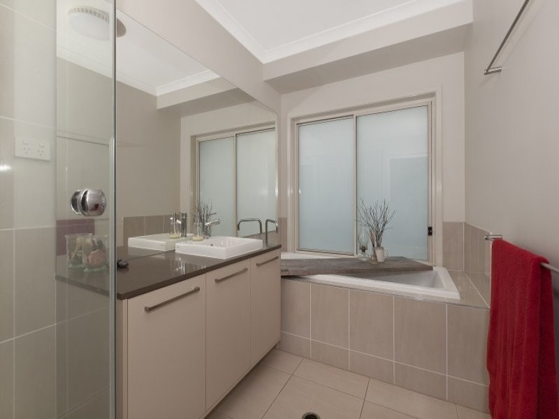 12 Paperbark Circuit, Moggill QLD 4070