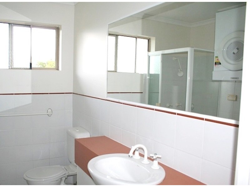 8/31 Glen Road, Toowong QLD 4066