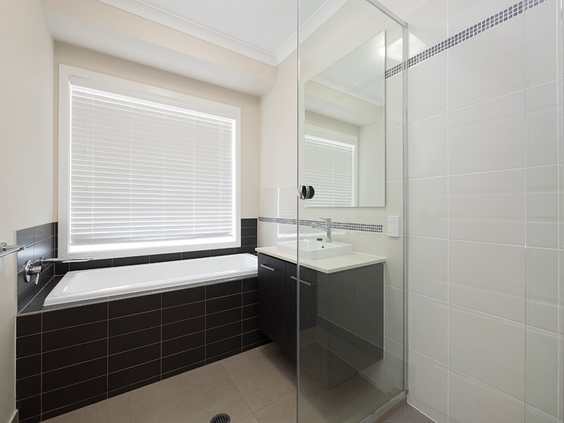 24 McGrath Court, Moggill QLD 4070
