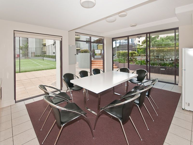 207/8 Land Street, Toowong QLD 4066