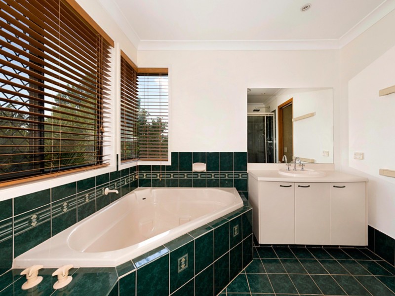 44 Beaufort Crescent, Moggill QLD 4070