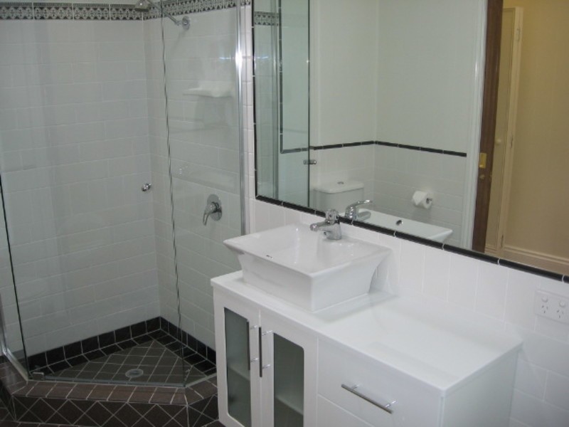 16 Greenlaw Street, Indooroopilly QLD 4068