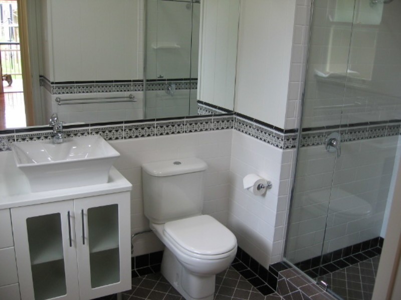 16 Greenlaw Street, Indooroopilly QLD 4068