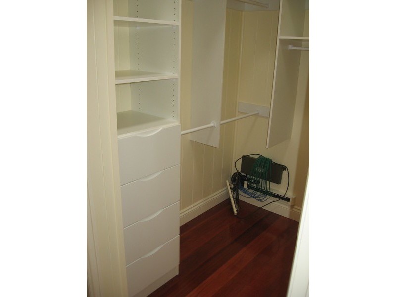 16 Greenlaw Street, Indooroopilly QLD 4068