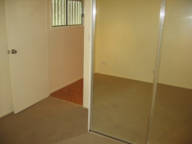 16 Greenlaw Street, Indooroopilly QLD 4068