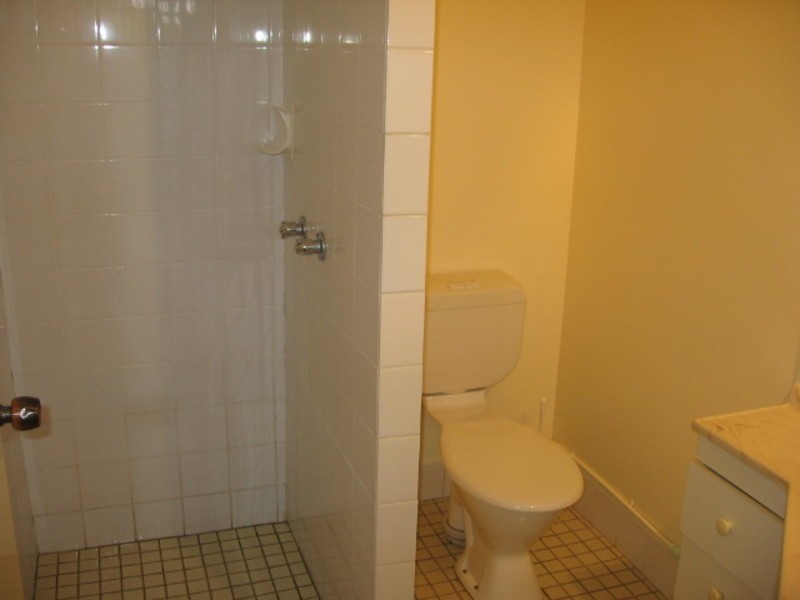 16 Greenlaw Street, Indooroopilly QLD 4068