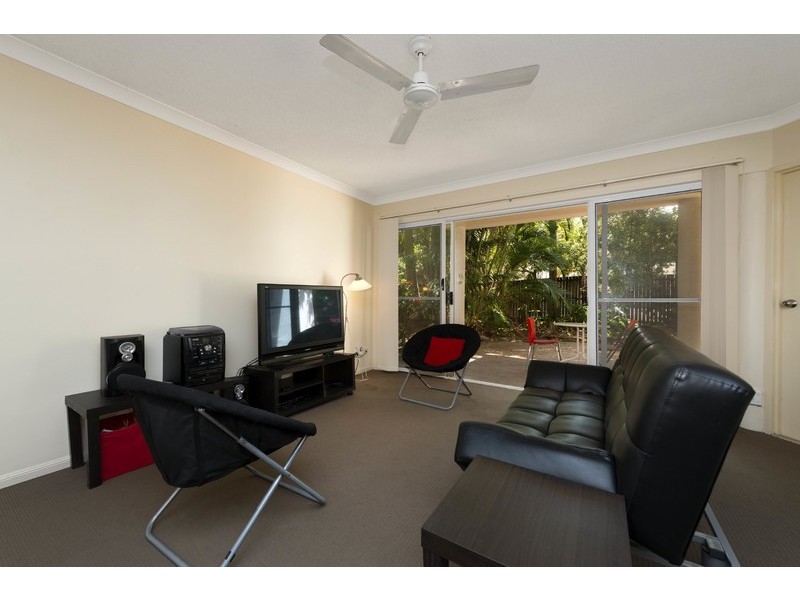 1/212 Sir Fred Schonell Drive, St Lucia QLD 4067