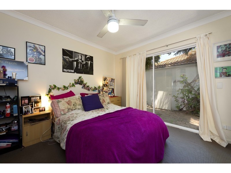 1/212 Sir Fred Schonell Drive, St Lucia QLD 4067