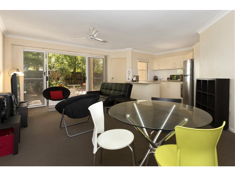 1/212 Sir Fred Schonell Drive, St Lucia QLD 4067