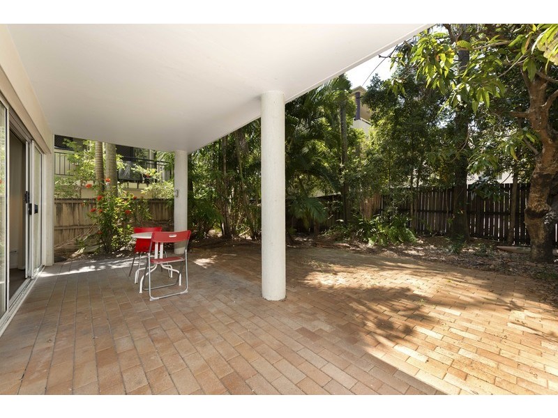 1/212 Sir Fred Schonell Drive, St Lucia QLD 4067