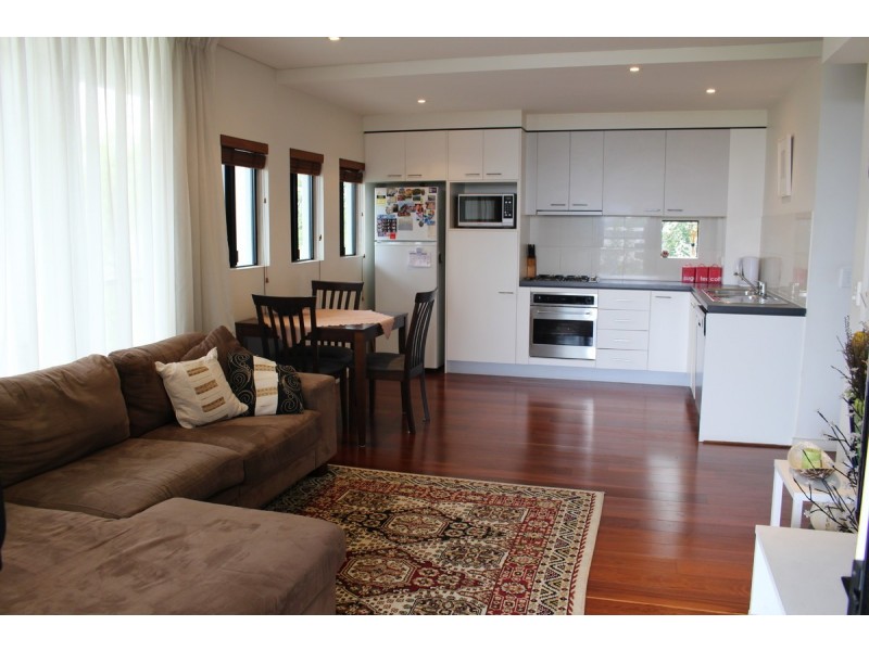21/26 Holland Street, Toowong QLD 4066