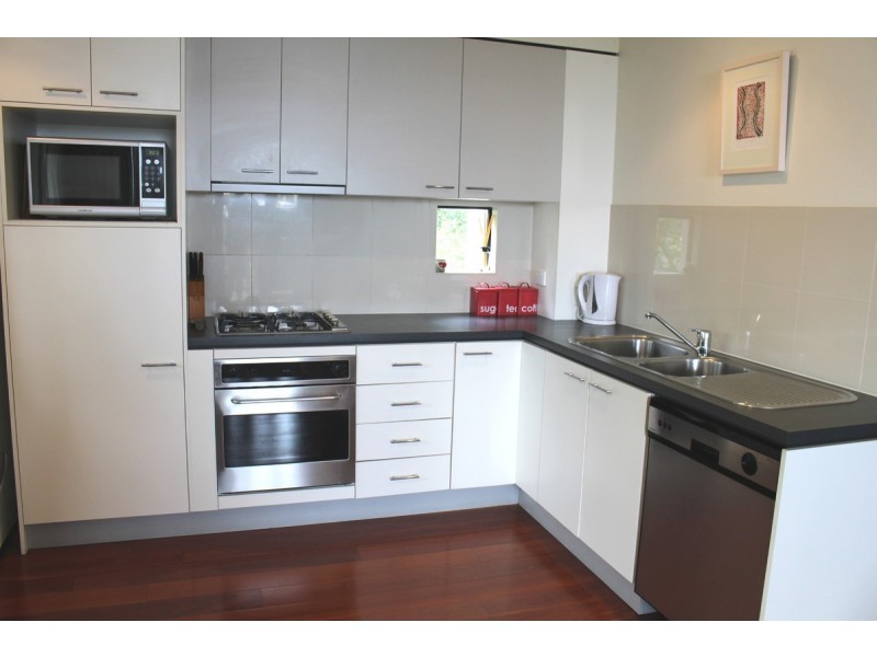 21/26 Holland Street, Toowong QLD 4066
