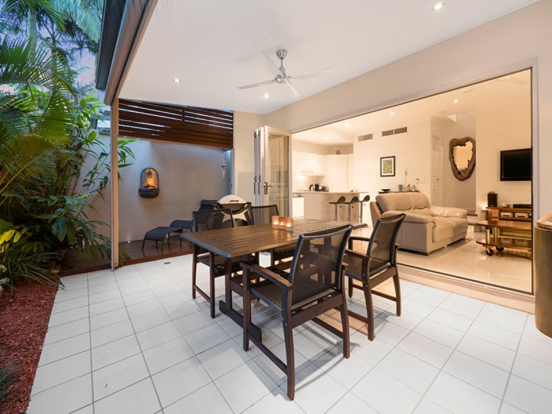 3/146 Carmody Road, St Lucia QLD 4067