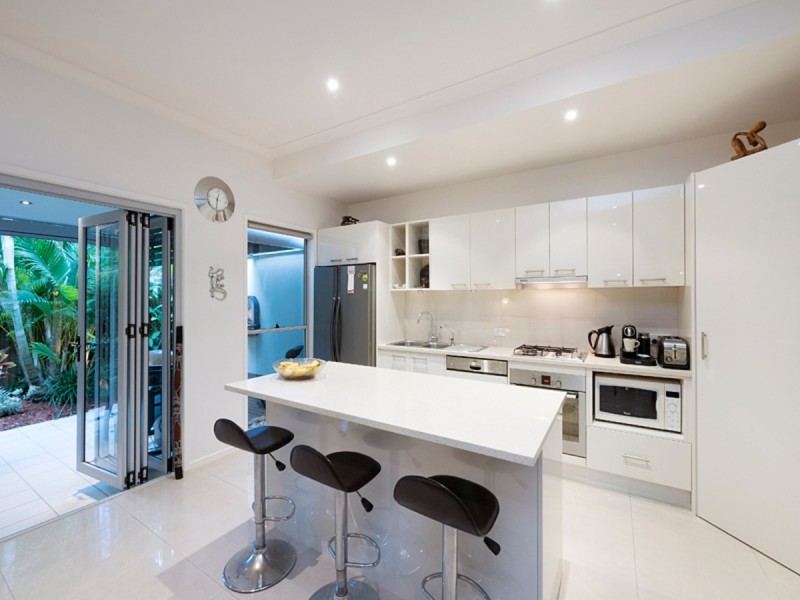 3/146 Carmody Road, St Lucia QLD 4067