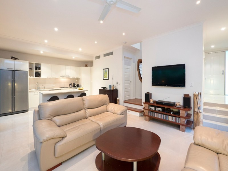 3/146 Carmody Road, St Lucia QLD 4067