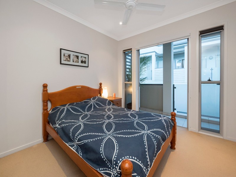 3/146 Carmody Road, St Lucia QLD 4067