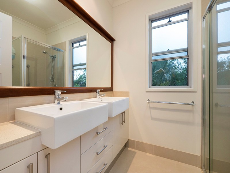 3/146 Carmody Road, St Lucia QLD 4067