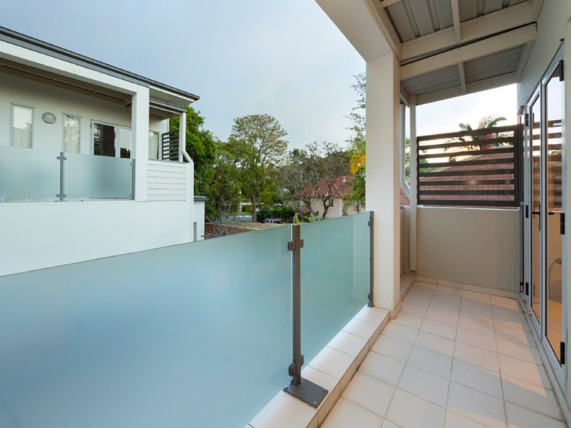 3/146 Carmody Road, St Lucia QLD 4067