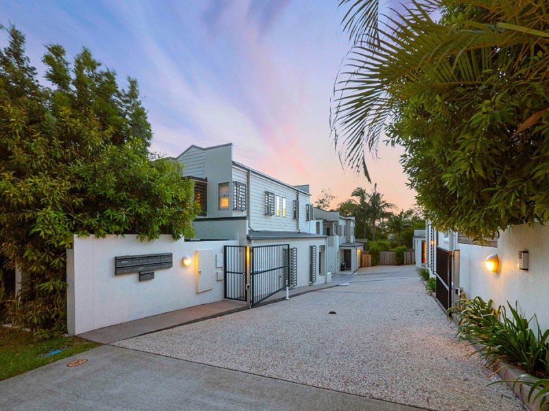 3/146 Carmody Road, St Lucia QLD 4067