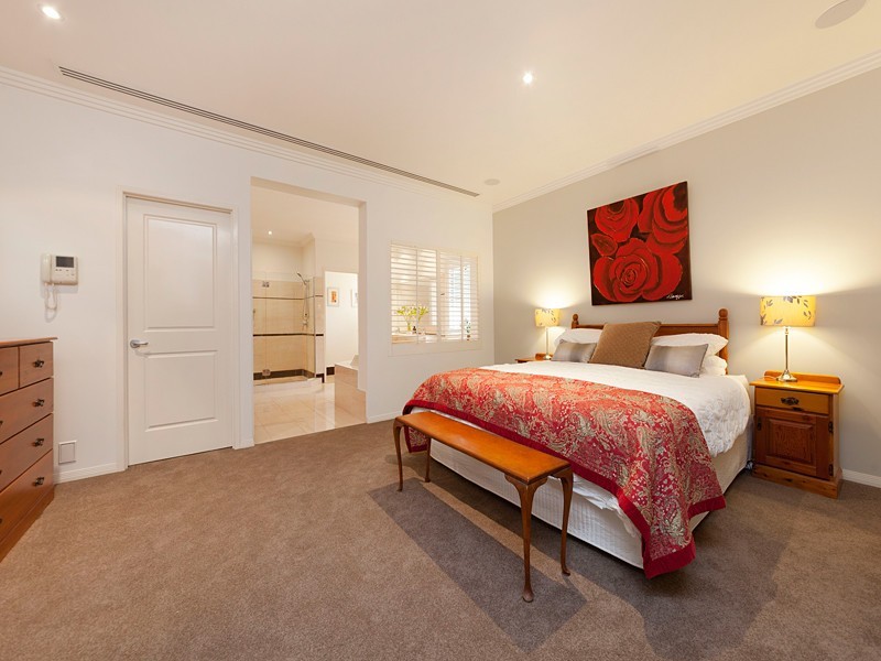 73 Sanctuary Place, Fig Tree Pocket QLD 4069