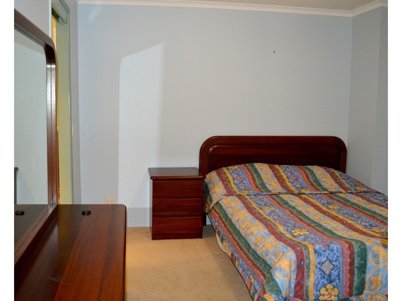 2/15 Clarence Road, Indooroopilly QLD 4068