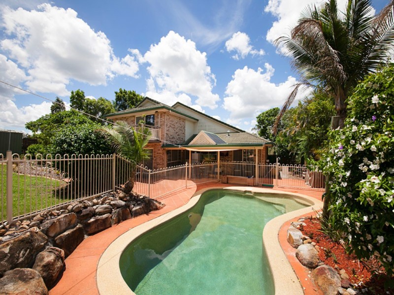 16 Campbell Crescent, Bellbowrie QLD 4070