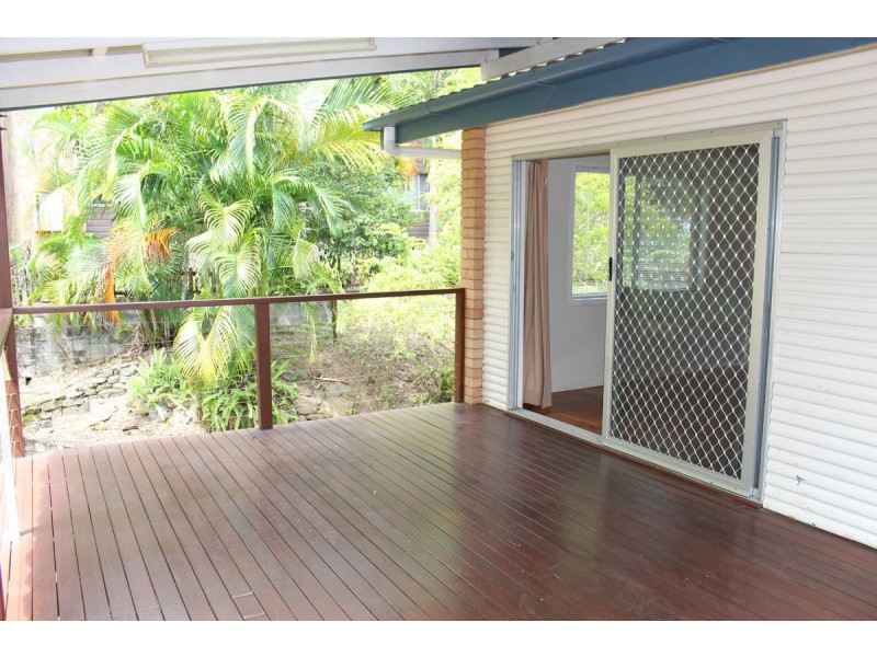23 Struan Street, Chapel Hill QLD 4069