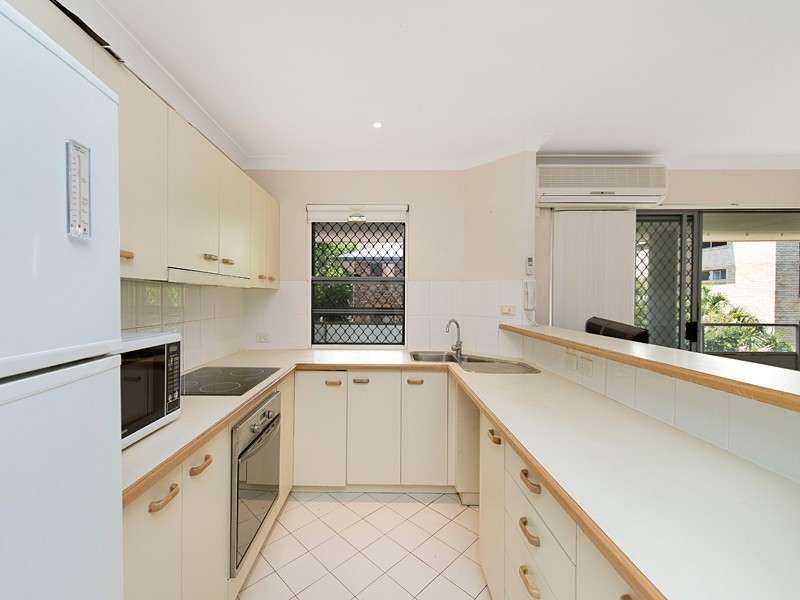 9/214 Sir Fred Schonell Drive, St Lucia QLD 4067