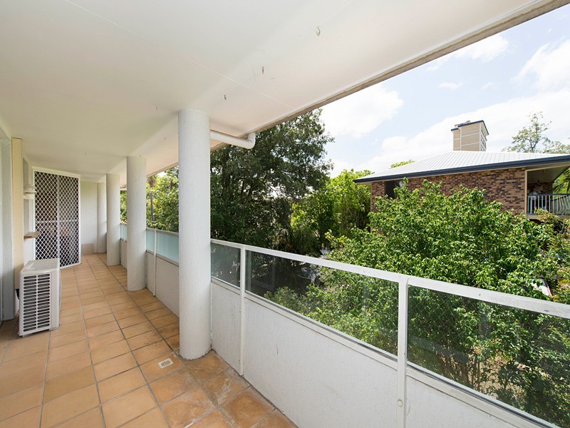 9/214 Sir Fred Schonell Drive, St Lucia QLD 4067