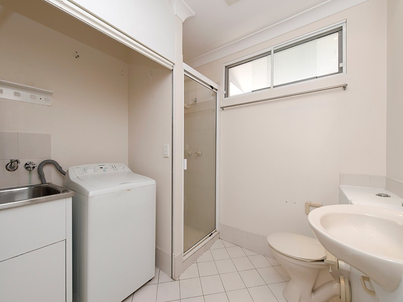 9/214 Sir Fred Schonell Drive, St Lucia QLD 4067