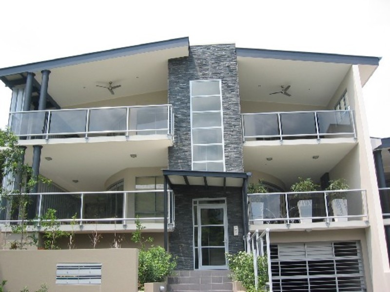 2/63 Bellevue Terrace, St Lucia QLD 4067